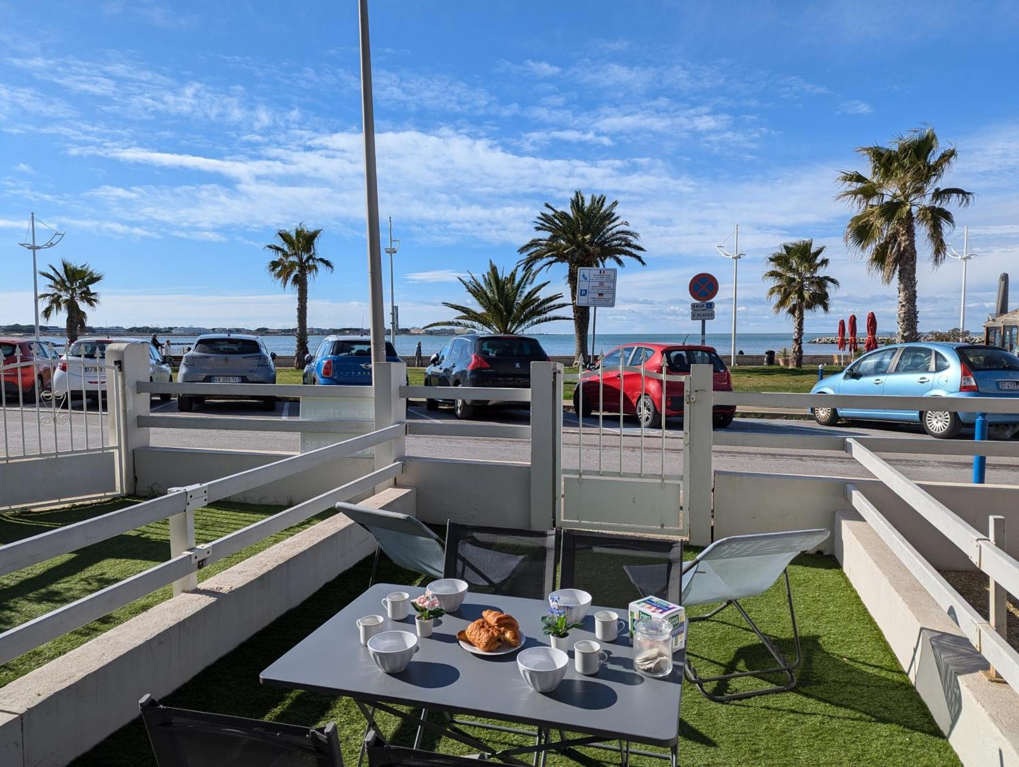 Sol-Y-Days Goeland, Appartement Avec Terrasse Front De Mer Et Place De Parking En Centre-Ville Le Grau-du-Roi Ngoại thất bức ảnh